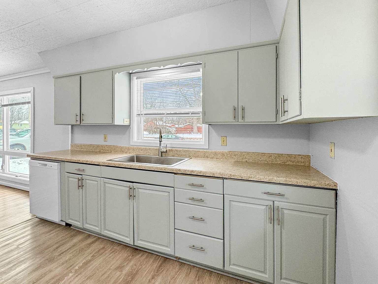 2 bed, 1400 sqft, $1,350 — Photo 4