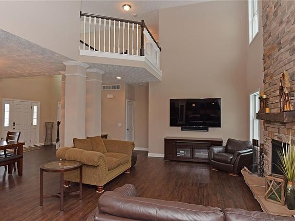 5th image of 416 Edenmore St