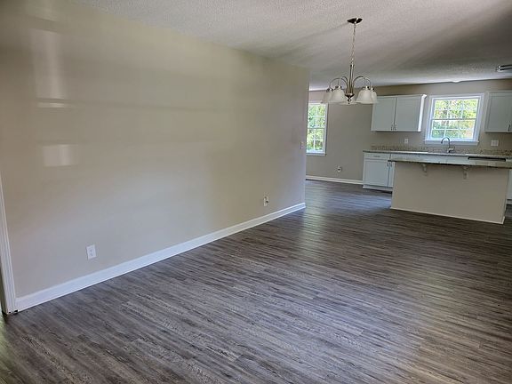 2nd image of 3250 Hunter Dr