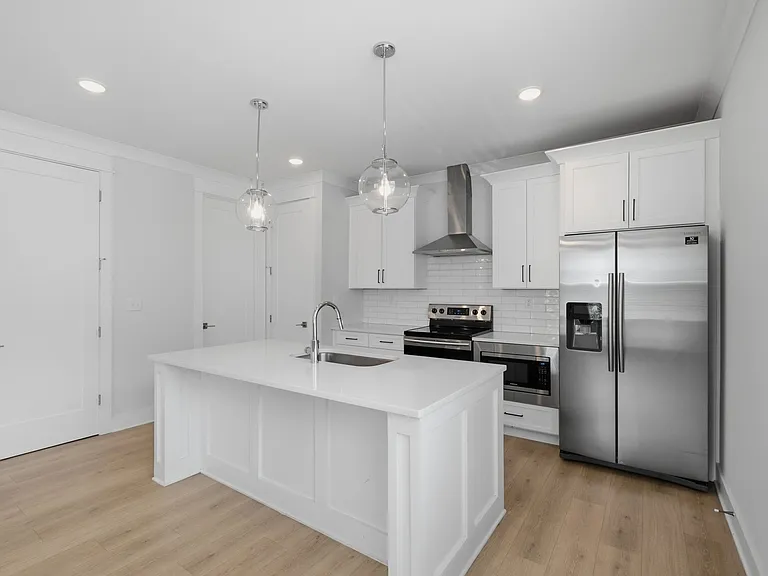 105 Duke St #6 — Photo 9