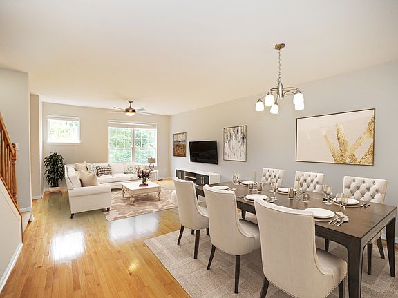 5th image of 332 W Wood St #36