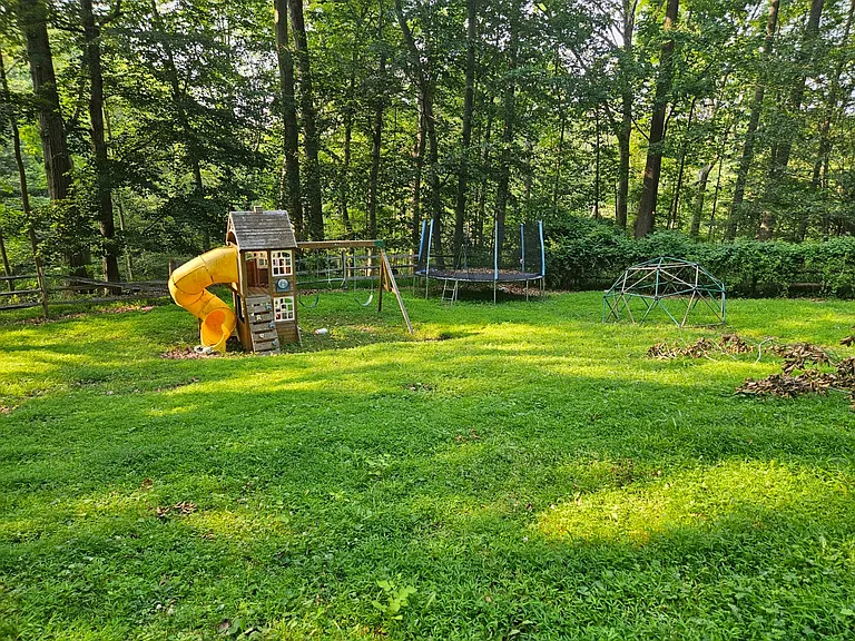 400 Marple Rd — Photo 22