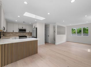 29 Rockway Rd, Peabody, MA 01960