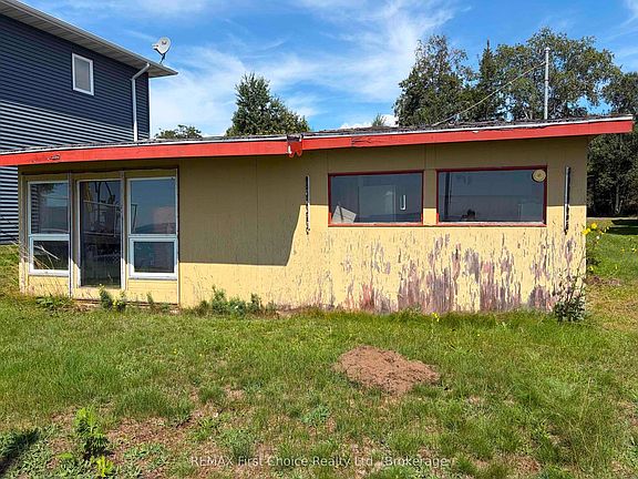 2nd image of 641 Pebbly Beach Rd