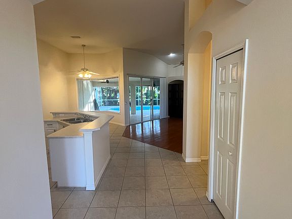 3rd image of 9 Southern Trace Blvd