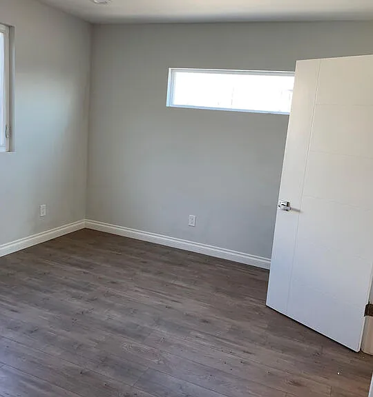 5733 1/2 Fulcher Ave — Photo 13