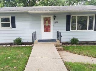 537 W Clark St, Vermillion, SD 57069