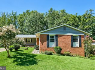 5228 Nottinghill Ln, Fairfax, VA 22032