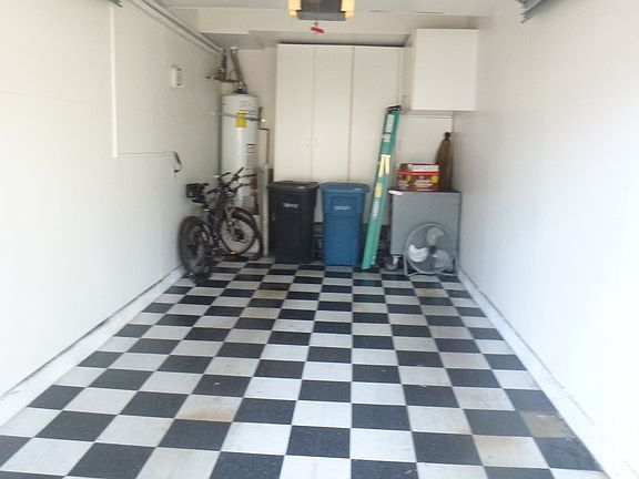 2nd image of 19 Hollyhock Ln