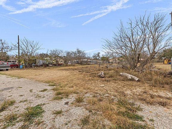 4th image of 231 E 4th LOT 9