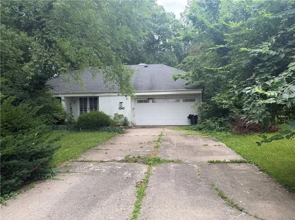 1240 Green Timber Trl, Dayton, OH 45458