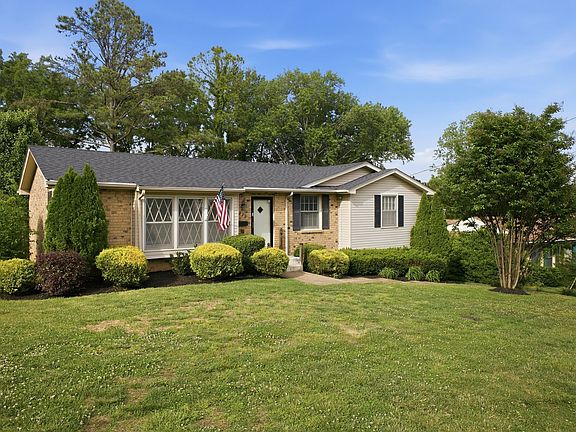 2nd image of 320 Ash Grove Dr
