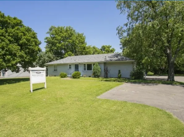 810 Meadow Lark Ln, Goodlettsville, TN 37072