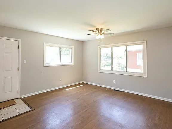 2028 E Clay St — Photo 15