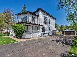 62 Pine St #A, Grayslake, IL 60030