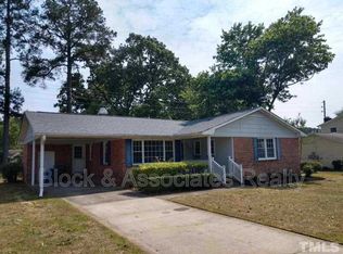 6407 Rutherglen Dr, Fayetteville, NC 28304