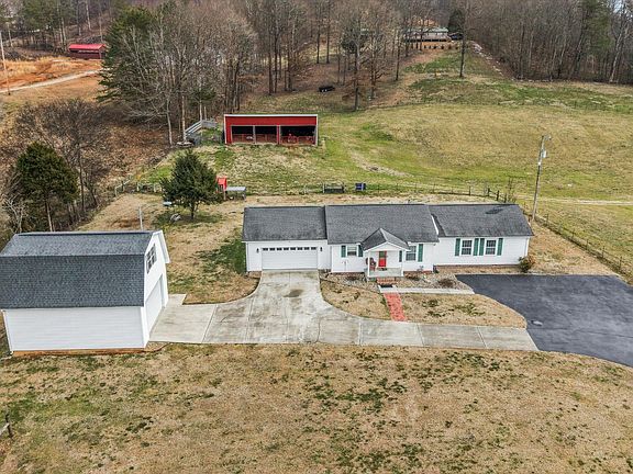 3rd image of 812 New Clear Branch Rd