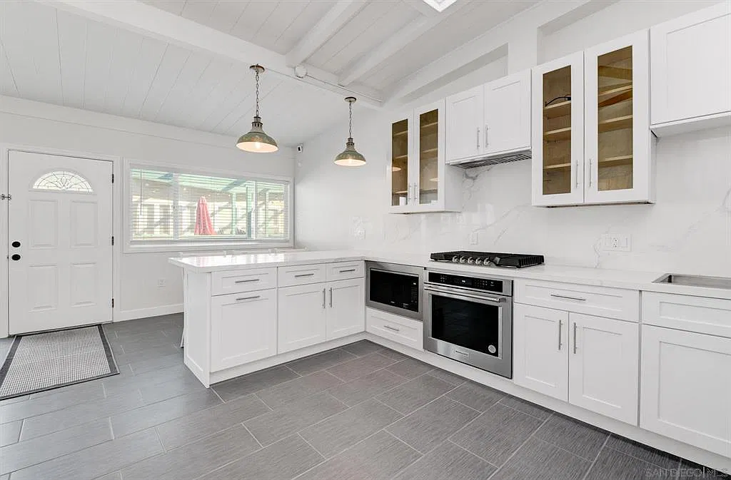1680 Seacoast Drive #B - 1 — Photo 1