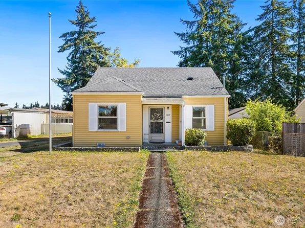 5215 McDacer Avenue, Tacoma, WA 98404