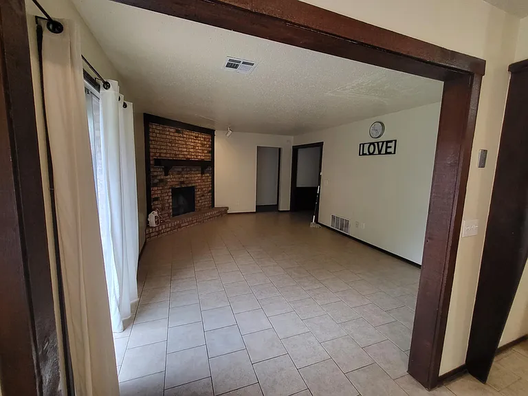 1116 Kings Ct — Photo 26
