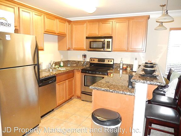 2nd image of 800 N Mollison Ave Unit 27