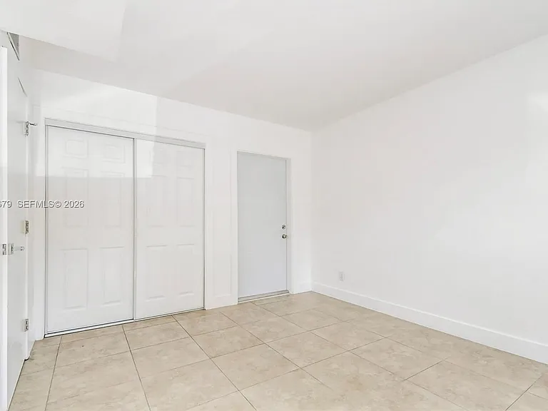 407 SE 9th Ct #3 — Photo 13
