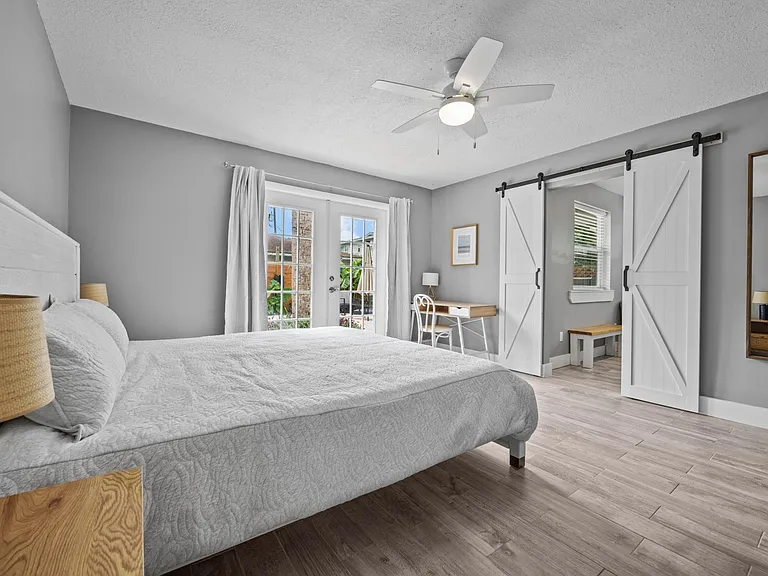 537 Margaret St — Photo 20