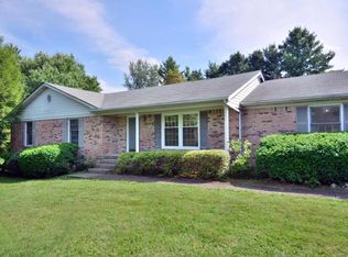 1822 Crystal Dr, La Grange, KY 40031