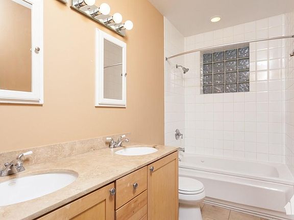 4th image of 2639 W Belmont Ave Unit 3