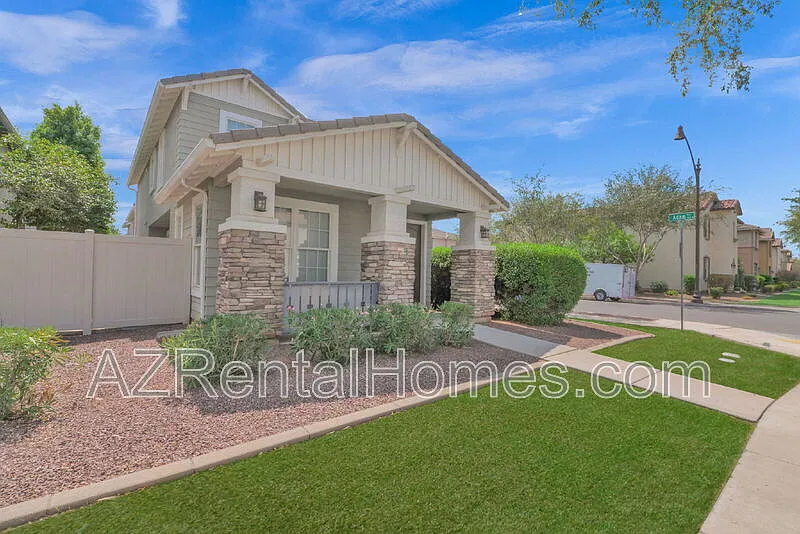 3 bed, 2.5 bath, 1588 sqft, $2,195 — Photo 2
