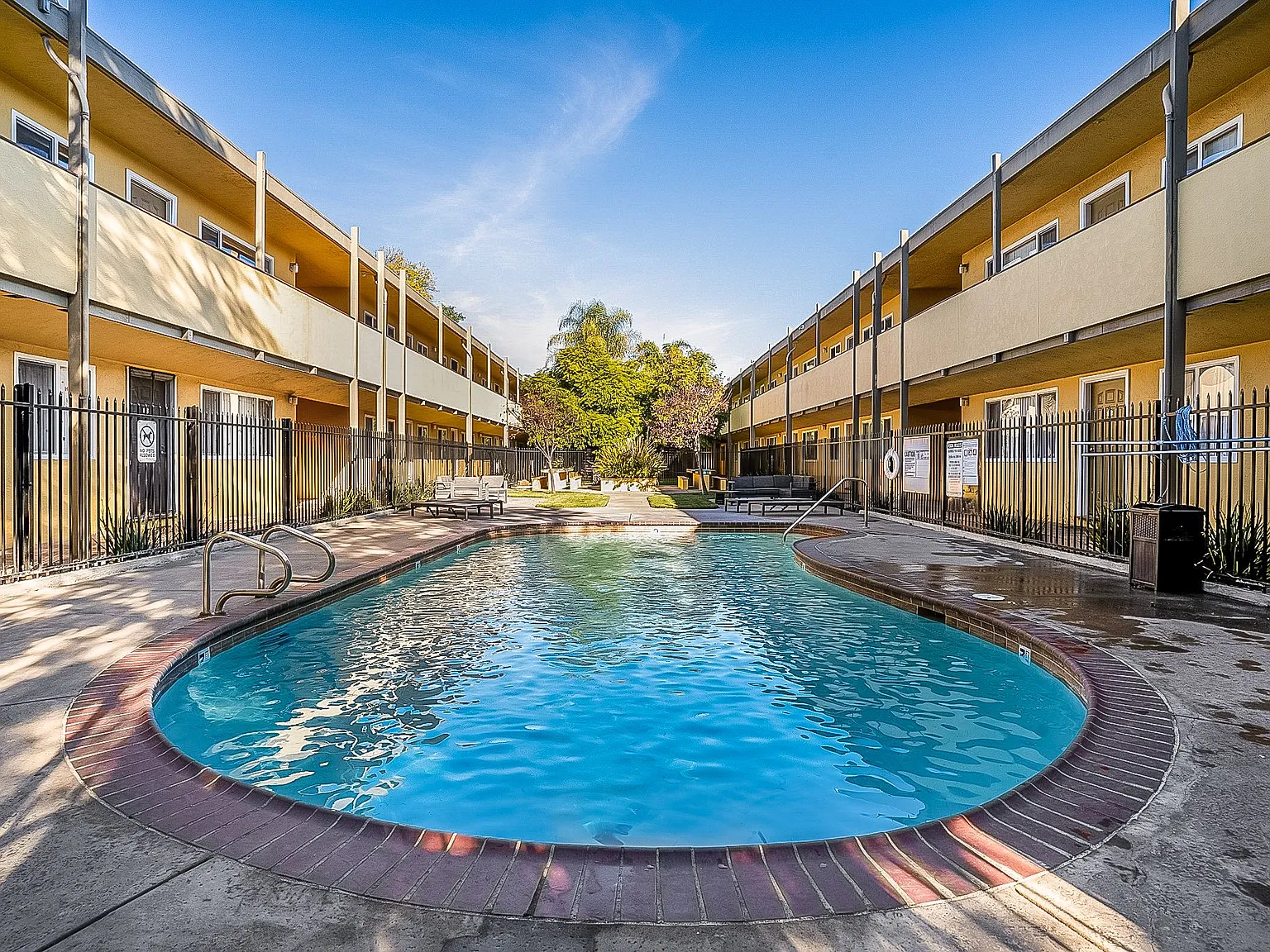 Paraiso Apartments — Photo 4