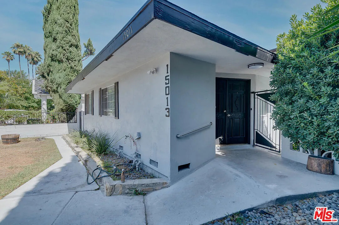 5 bed, 3.0 bath, 2450 sqft, $6,180 — Photo 3