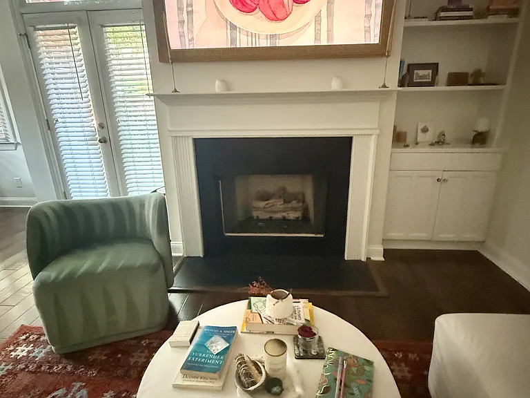 884 Park Slope Dr — Photo 2