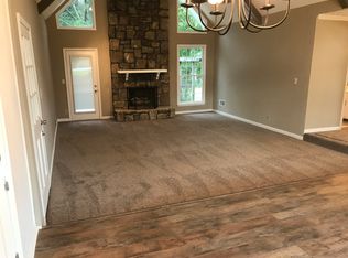 2039 Pinehurst Rd, Snellville, GA 30078