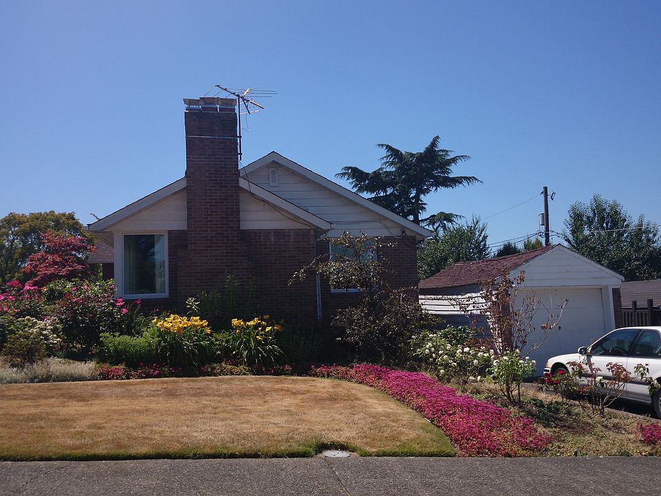 2nd image of 5741 59th Ave NE