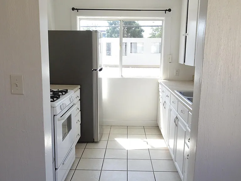 2048 E 3rd St #2048 — Photo 8