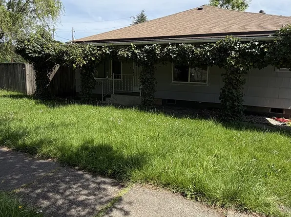 1106 S River St, Newberg, OR 97132