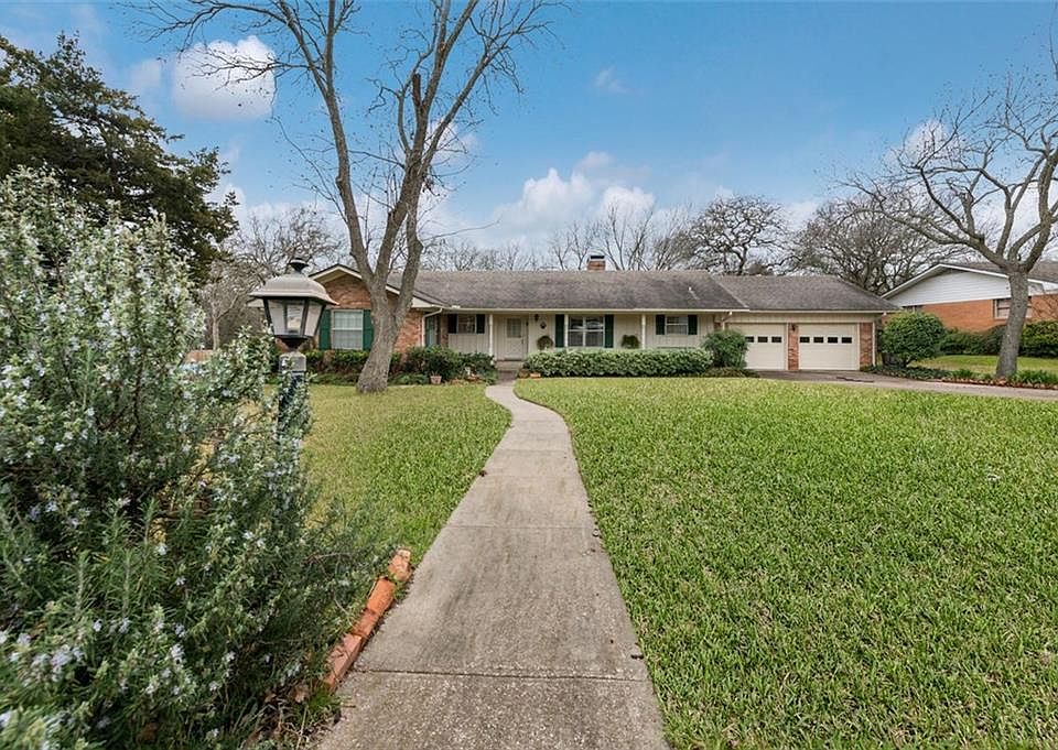 1st image of 708 White Oak Dr