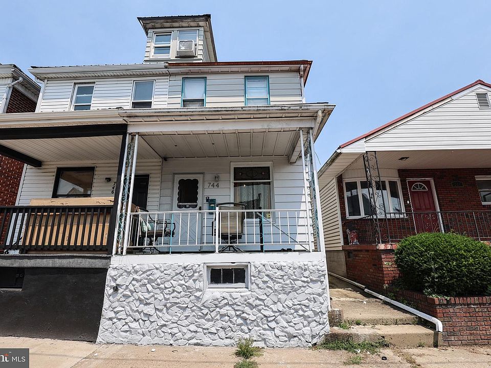 1st image of 744 Chestnut St