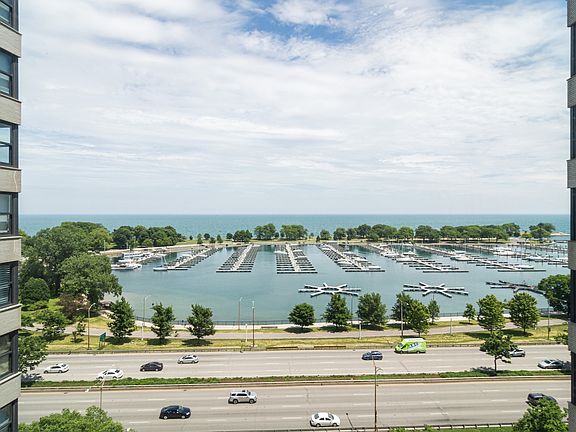 5th image of 3430 N Lake Shore Dr APT 12L