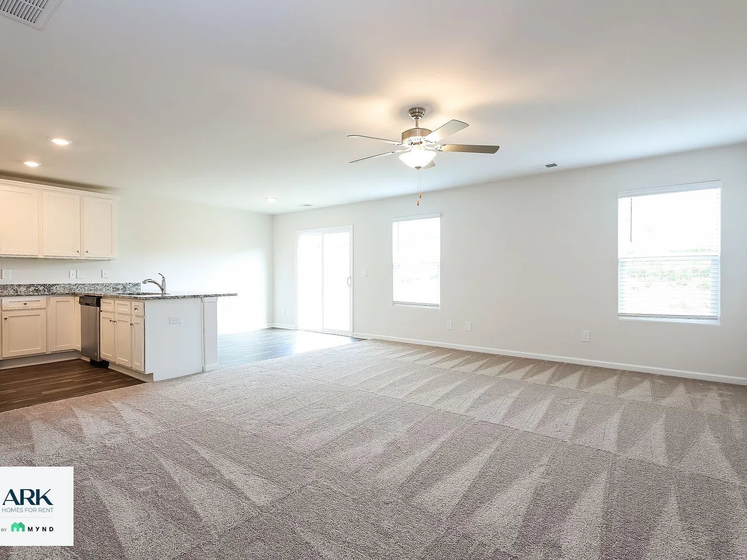 3 bed, 2.5 bath, 1679 sqft, $1,695 — Photo 3