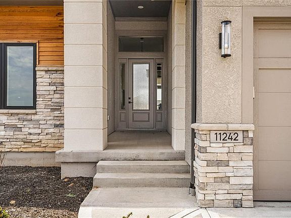 3rd image of 11242 S Sunray Dr