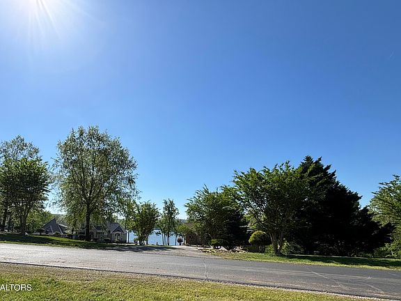3rd image of E Shore Dr