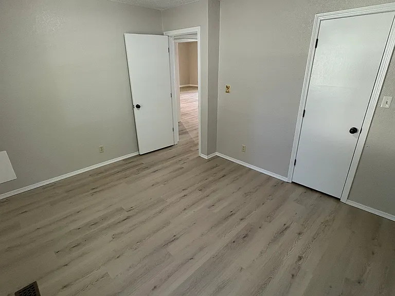 6449 S Vancouver Ave — Photo 17