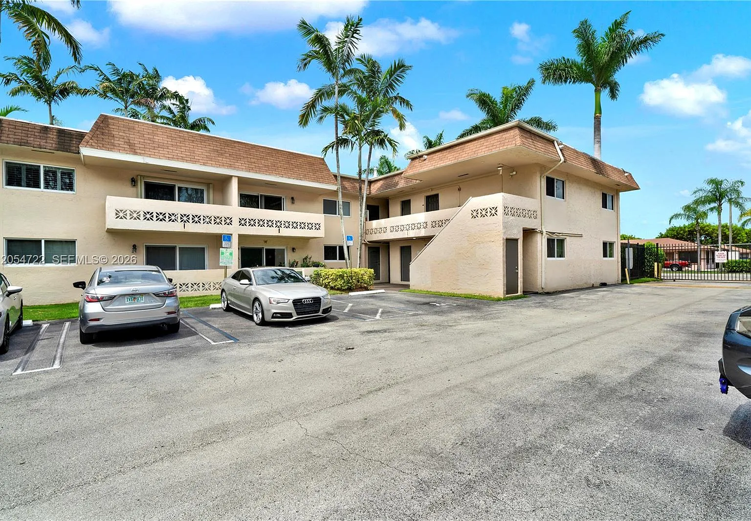 Villagio At Palmetto Bay — Photo 3