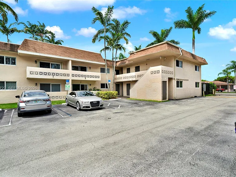 14500 SW 88th Ave #217 — Photo 3