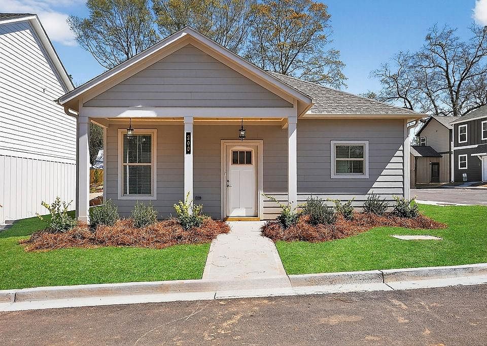 1st image of 200 Maddux St