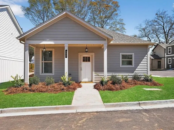 200 Maddux St, Fayetteville, GA 30214