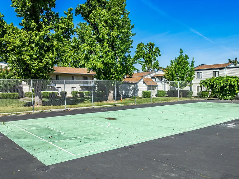 Rivercourt Apartments — Photo 11
