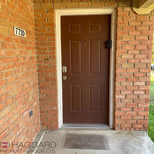 7720 Kings Ridge Rd Photo 1